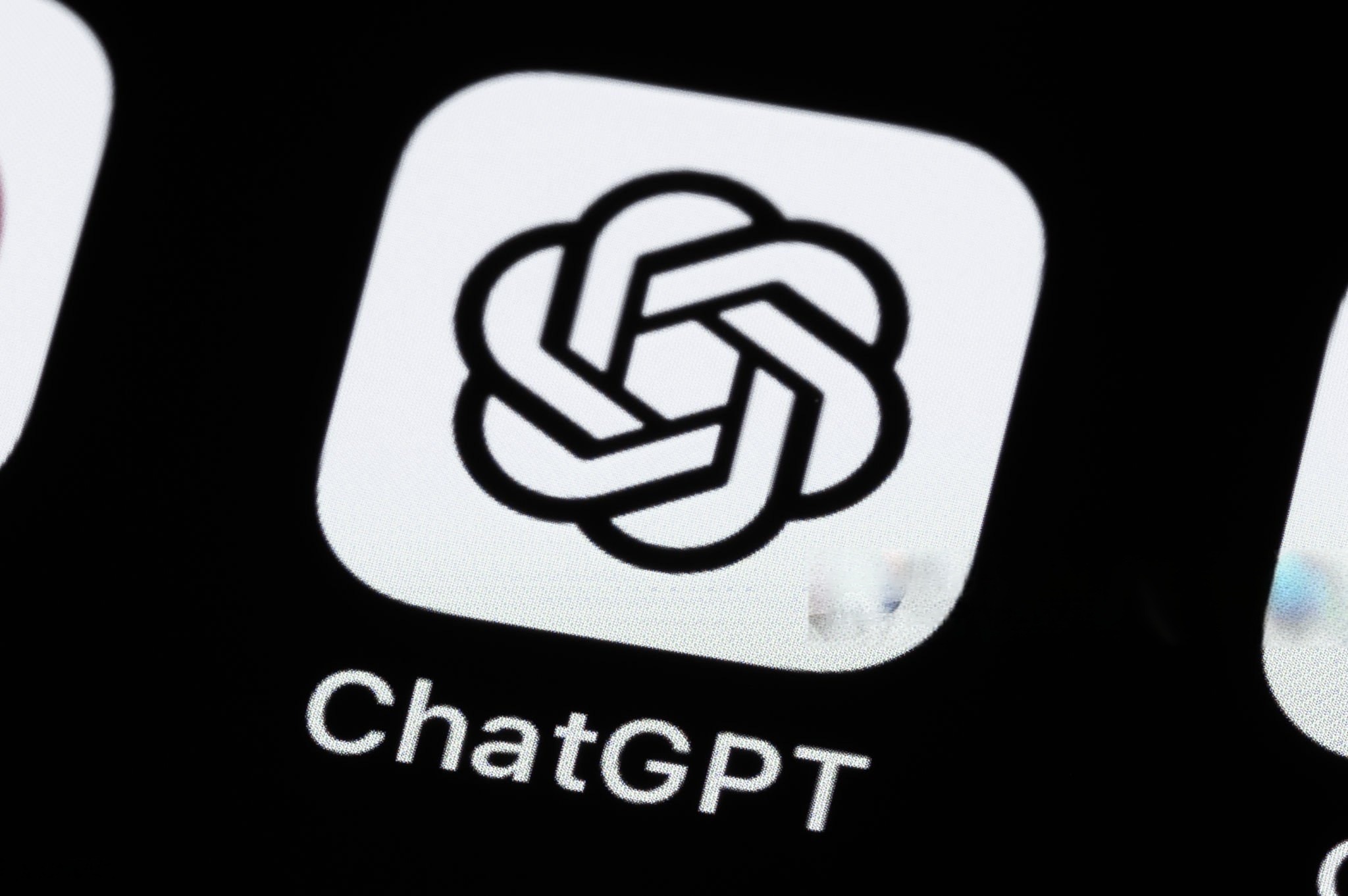 ChatGPT 4.5: pros and cons
